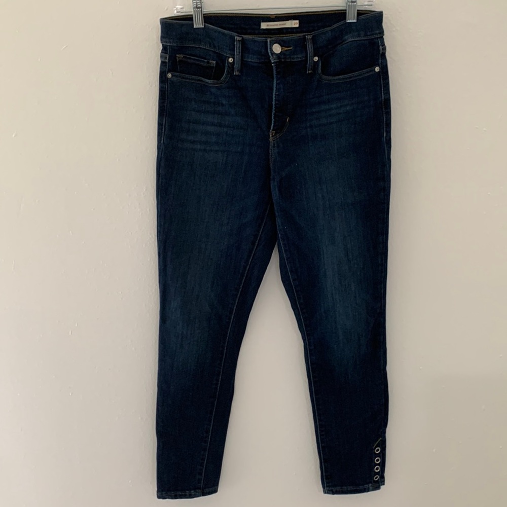 Levi’s Women’s 311 Shaping Skinny Size 29